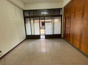 關西黃金屋店住兩用