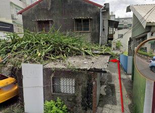小港區平和路新市巷第二種特定商業專用區，土地完整，價格便宜，近7-11