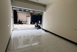 高醫熱河商圈6米活巷全棟翻新車庫透天