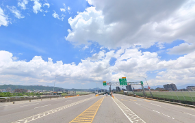 新莊機場捷運/30米路/大面寬/商業地 &bull;    新北市建地工業地廠房買賣/徵收農地/廠房出租