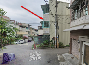 大寮區景明街邊間透天，屋況不好，需大整修