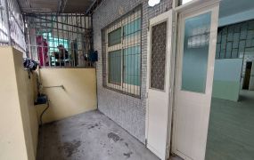 屏東市金鑽活巷小資透天